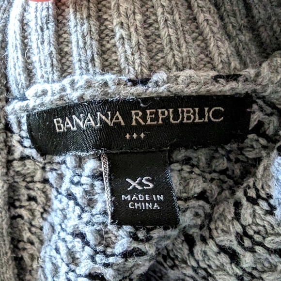 Banana Republic Sweater - Picture 8 of 8